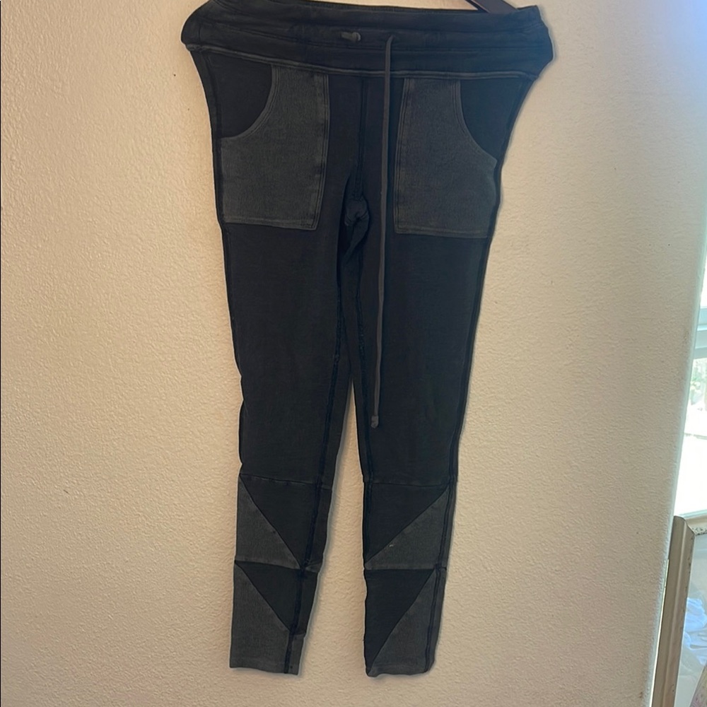 Free People Movement Collection ::::Stylish Black and Gray Joggers Size small